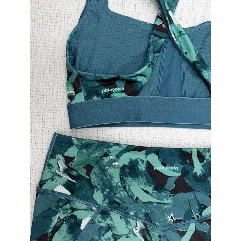 Patagonia Womens Teal Abstract Print Sports Bra and Cropped Leggings Set Small - Picture 3 of 14